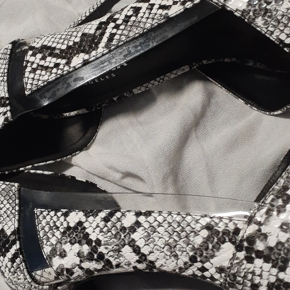 Fashionable snakeskin 8.5 heel shoes - Picture 9 of 11